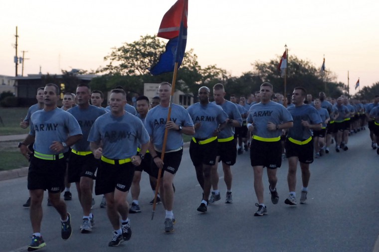 Soldiers commemorate Garry Owen’s birthday